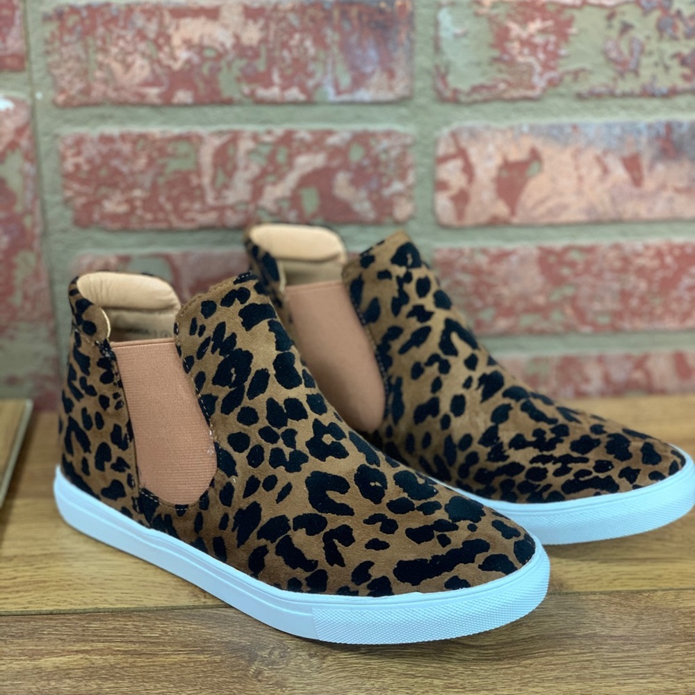 Fabulous pull on sneakers Leo